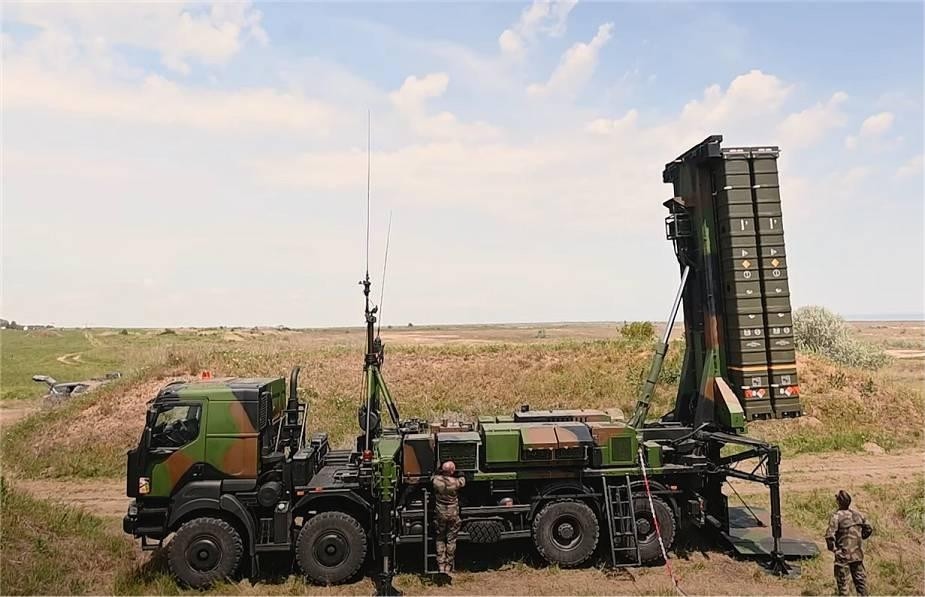 "Việc thiết lập một hệ thống chung sẽ không đòi hỏi hàng triệu, không phải hàng tỷ mà là hàng nghìn tỷ đô la. Trước tiên bạn cần phải đánh giá nhiệm vụ, và sau đó mới xác định được số tiền”, người đối thoại của tờ PE xua tan hy vọng của Thủ tướng Scholz.