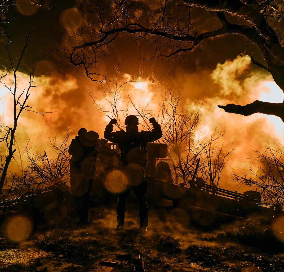 Phía Nga cũng cho rằng, cơ sở hạ tầng của Ukraine thậm chí còn bị thiệt hại bởi chính tên lửa phòng không của lực lượng vũ trang Kiev, khi các tên lửa này được phóng lên nhưng không đánh trúng mục tiêu và rơi thẳng vào các khu dân cư.