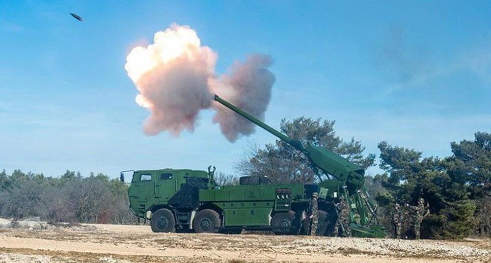 Về mặt động lực, khung gầm xe tải Renault Sherpa 5 6x6 sử dụng động cơ EURO 4 6 xi lanh cung cấp 240 mã lực ở 2.300 vòng/ phút.