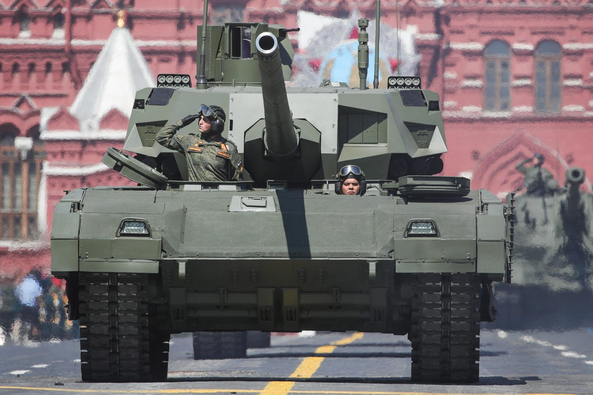 T-14 Armata được xem là mẫu xe tăng đại diện cho thế hệ tiếp theo của loại vũ khí này, với thiết kế hoàn toàn khác biệt với mọi loại xe tăng trước đây, khi tháp pháo của chúng được tự động hoá hoàn toàn, kíp lái sẽ điều khiển tháp pháo từ trong thân xe.