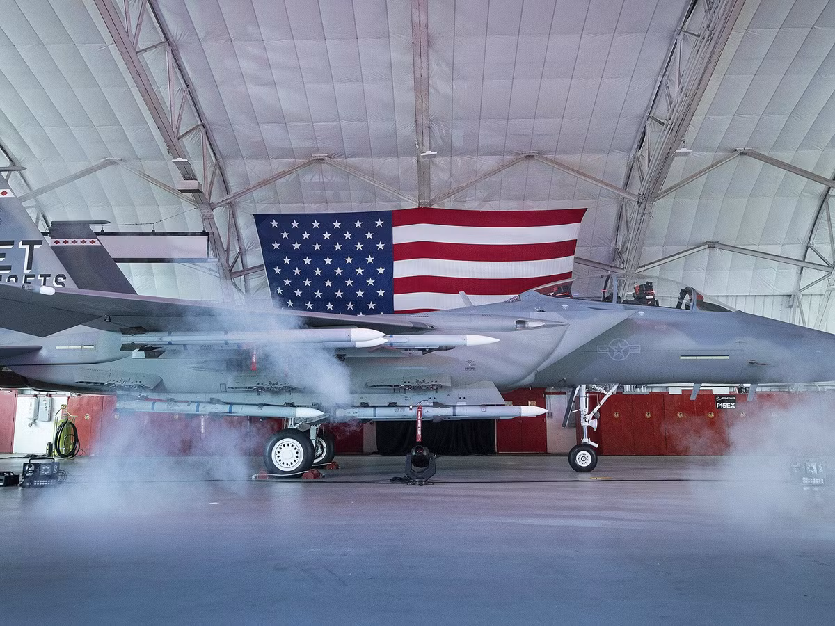  Tiêm kích thế hệ 4,5 tốt nhất của Mỹ - chiếc F-15EX sẽ là mục tiêu dễ dàng trong cuộc chiến với các đối thủ ngang tầm, chuyên gia quân sự Caleb Larson của tạp chí 19FortyFive đã đưa ra nhận xét như trên.