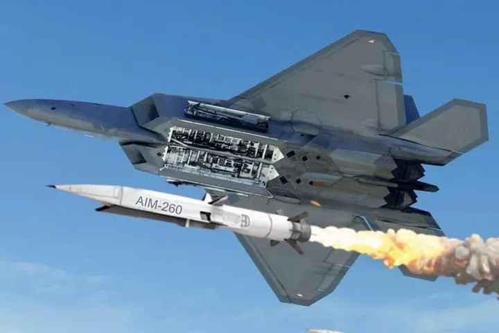 Hiện tại, không quân Mỹ chỉ sử dụng tên lửa không đối không AIM-120 - loại vũ khí đã lâu đời và thua thiệt hoàn toàn so với tên lửa Phích Lịch 15 của Trung Quốc.