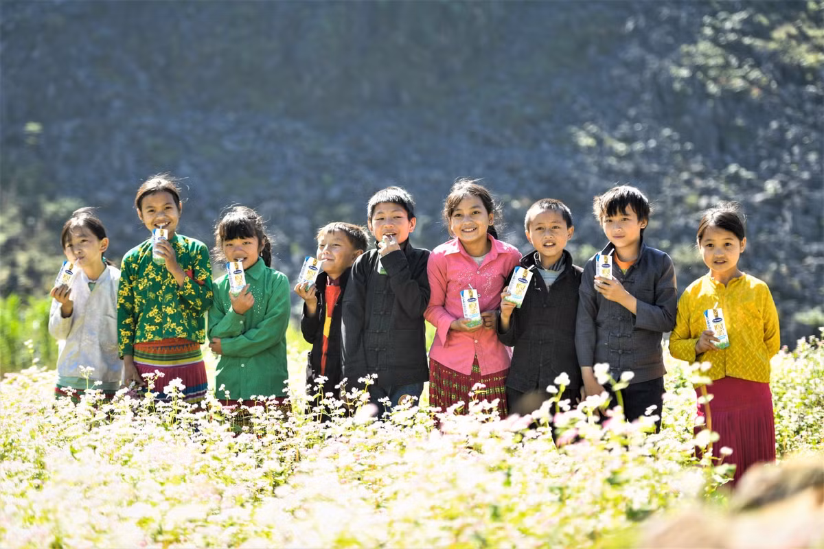 Vinamilk va hanh trinh tiep them suc manh cho tre tho