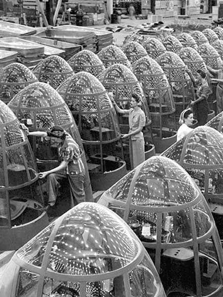 Thực tế, lệnh tổng động viên là khái niệm mới chỉ được ra đời từ giữa thế kỷ 19. Trước đó, do phương thức liên lạc thô sơ, khiến các cuộc xung đột không thể phát triển lên một quy mô quá lớn, do đó không cần quá nhiều binh lính tham chiến.