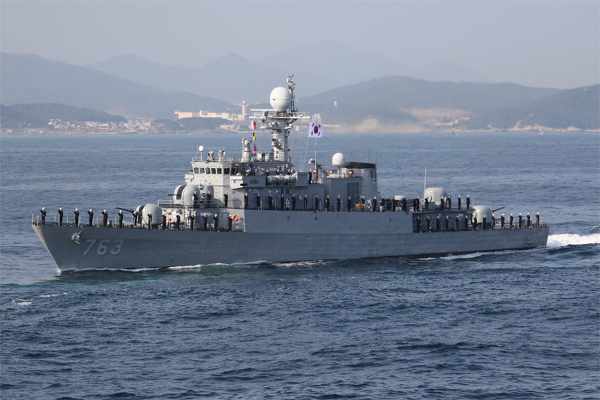 Ngoài Việt Nam, một vài quốc gia khác trên thế giới cũng được Hàn Quốc tặng tàu chiến, tàu tuần tra, bao gồm Philippines, Peru, Colombia, Ai Cập,...