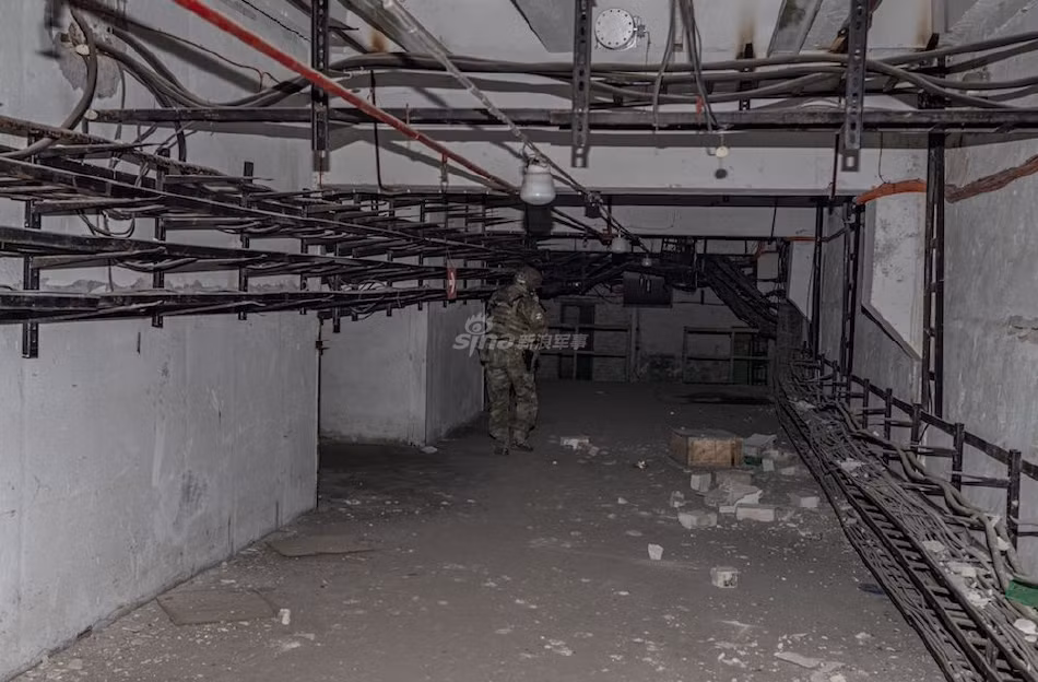 Tuy nhiên, hệ thống tầng hầm bên dưới nhà máy thép này, vẫn chứng tỏ được sự kiên cố của mình.