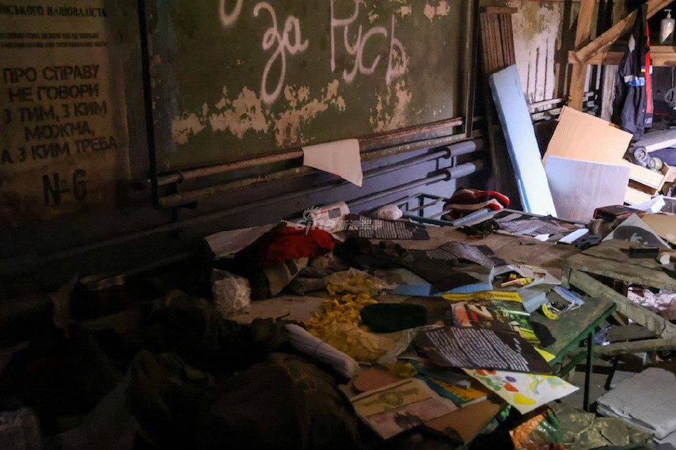 Những người lính Ukraine ra hàng đã khai nhận với phía Nga rằng, họ bị thiếu lương thực thực phẩm, thuốc men và thậm chí là cả đạn dược.