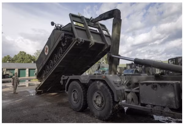 Loại xe thiết giáp chở quân này ra đời từ năm 60 của thế kỷ trước, tới nay vẫn là một trong những thứ vũ khí được nhiều quốc gia châu Âu sử dụng.