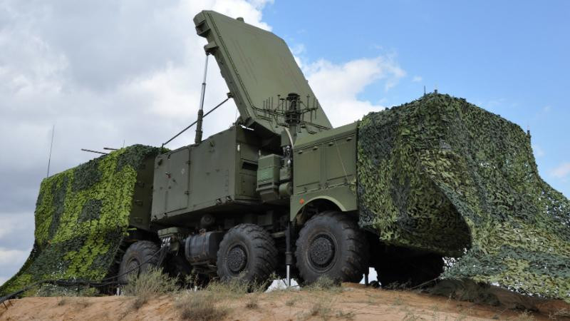 Nga đã thiết lập các sư đoàn S-400 thực hiện nhiệm vụ bảo vệ không phận quốc gia tại Moscow, vùng Kaliningrad, quận quân sự phía Đông và mới nhất là tại bán đảo Crimea và biên giới Nga - Ukraine.