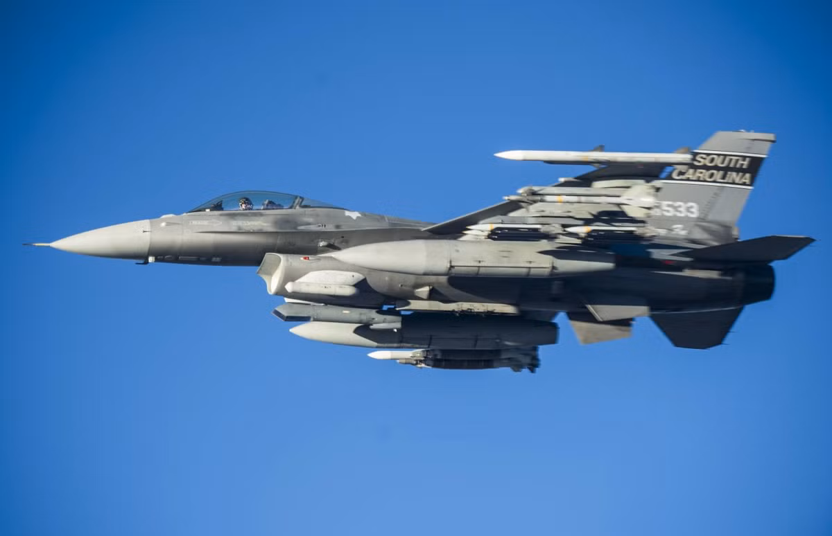 Phi cong Ukraine can bao lau de lam chu duoc tiem kich F-16?-Hinh-3