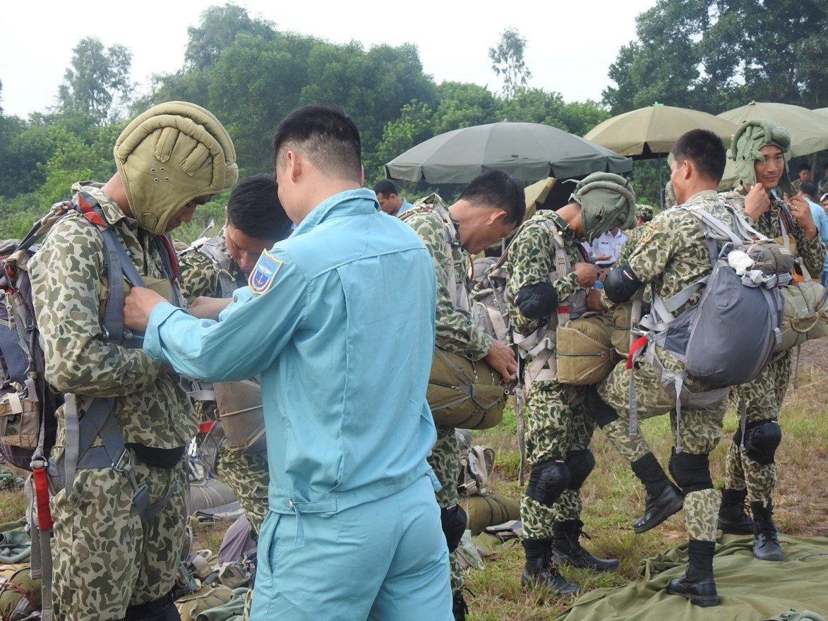 Trang bị huấn luyện được chuẩn bị rất cẩn thận, tỉ mỉ.