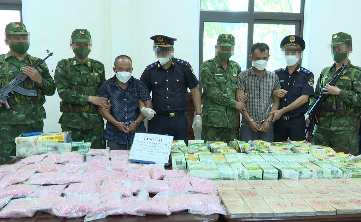 Triet pha duong day van chuyen hon 70kg ma tuy tu Lao ve Viet Nam