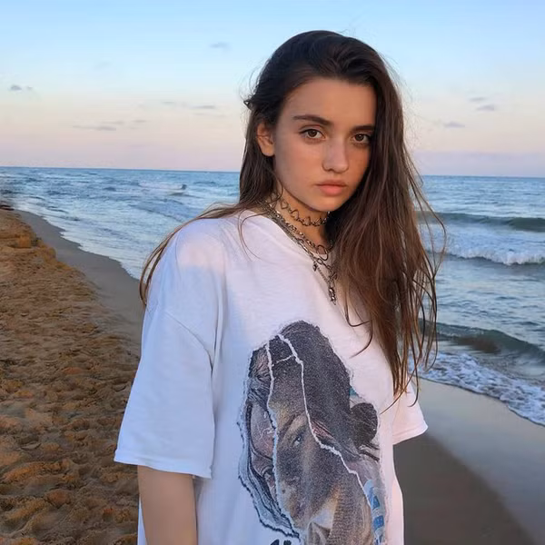 Từ trải nghiệm của bản thân, cô khuyên mọi người hãy trân trọng sức khỏe của bản thân thay vì làm những điều tiêu cực. Để giữ dáng, mọi người nên duy trì lối sống lành mạnh, biết trân trọng cơ thể kết hợp với luyện tập điều độ.