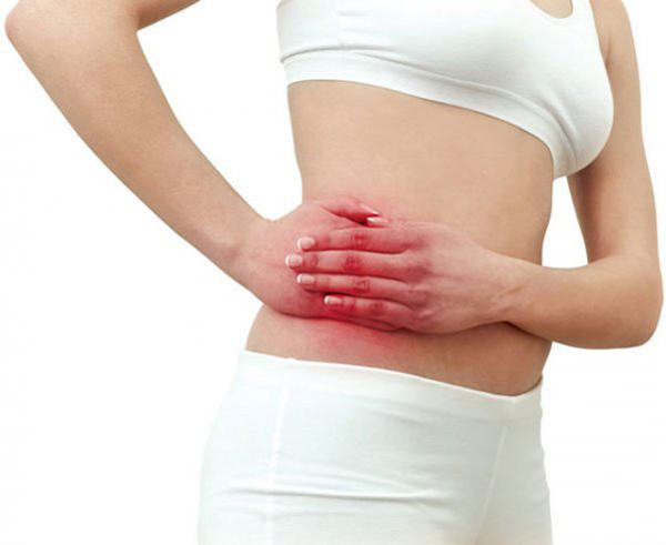 Chuyên gia cho biết động tác này không tốt cho sức khỏe. Dùng lực tác động vào vùng eo sẽ ảnh hưởng xấu đến thận, đặc biệt trong kỳ kinh nguyệt. Nó có thể ảnh hưởng đến quá trình lưu thông máu trong tử cung. Nếu không được điều trị kịp thời, độc tố trong tử cung khó có thể đào thải, uy hiếp sức khỏe.