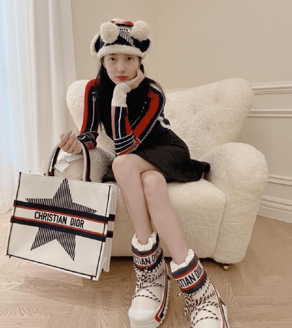 Gần đây nhất, tháng 10 vừa qua, Chloé cho ra mắt bộ sưu tập sàn diễn Thu/Đông 2021 – sản phẩm hợp tác với thương hiệu Moon Boot. Ngoài ra, các thương hiệu như Moncler, Jimmy Choo, Dior, GCDS... cũng cho ra mắt mẫu giày độc đáo lấy cảm hứng từ những đôi giày đi tuyết.