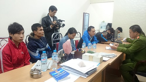 View - Những hình ảnh sốc về quy trình sản xuất nước Lavie giả | Báo Tri thức và Cuộc sống - TIN TỨC PHỔ BIẾN KIẾN THỨC 24H