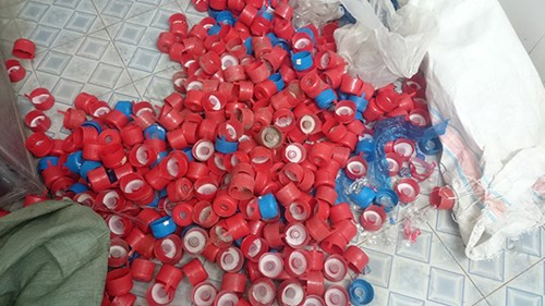 View - Những hình ảnh sốc về quy trình sản xuất nước Lavie giả | Báo Tri thức và Cuộc sống - TIN TỨC PHỔ BIẾN KIẾN THỨC 24H