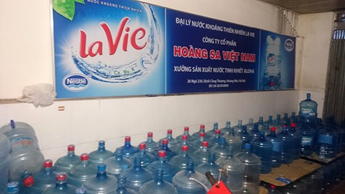 View - Những hình ảnh sốc về quy trình sản xuất nước Lavie giả | Báo Tri thức và Cuộc sống - TIN TỨC PHỔ BIẾN KIẾN THỨC 24H