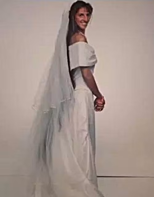 Ở quê hương của mình, cô Tere Lynn nổi tiếng với mái tóc siêu dài, thướt tha của mình. Đặc biệt hơn cả 3 cô con gái của cô cũng đều yêu thích, ngưỡng mộ mái tóc dài của mẹ và quyết tâm sẽ để tóc dài như mẹ.