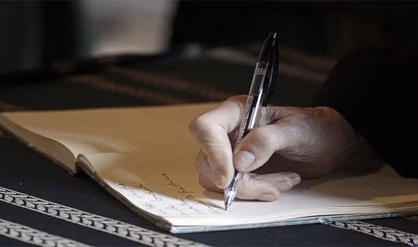 6. Giáo sư vật lý Jack H. Hetherington đã ghi tên mèo cưng của mình vào một nghiên cứu có giá trị như một đồng tác giả với mình.