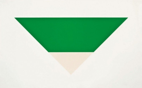 Bức vẽ “Green White” (1968) của Ellsworth Kelly trị giá 3,5 triệu USD. Danh họa Ellsworth Kelly là một trong những nghệ sỹ sở hữu các bức tranh có giá hàng triệu USD vẽ đơn giản nhất. Ông từng có khởi đầu không hề dễ dàng bởi phong cách vẽ của ông thường đi ngược lại các trào lưu lúc bấy giờ, tác phẩm của ông không hợp mắt với giới mê tranh ở Mỹ. Nhưng, từ mùa thu năm 1957, ông đã tìm được đối tượng yêu thích các tác phẩm của mình và tên tuổi và phong cách của ông bắt đầu được đón nhận nhiều hơn.