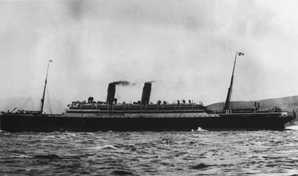Một con mèo có tên Emmy sống trên tàu RMS Empress of Ireland và cô nàng không bao giờ bỏ lỡ chuyến ra khơi nào. Tuy nhiên, vào ngày 28/5/1914, Emmy từ chối không muốn lên tàu. Con tàu khởi hành mà không có Emmy và chìm vào ngày hôm sau khiến những lời đồn đại về mèo tiên tri lan rộng.