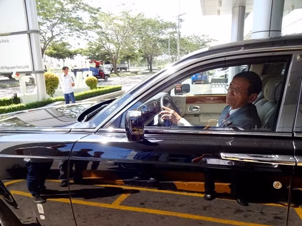 Dai gia Le An sanh dieu lai Rolls Royce 30 ti-Hinh-8