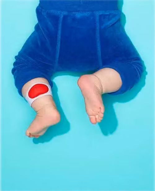 Thiết bị theo dõi em bé thông minh. Đây đã từng là giấc mơ của mọi phụ huynh. Nó giúp các bậc phụ huynh theo dõi nhịp tim, nhiệt độ cơ thể và vị trí của em bé. Nó cũng nhằm mục đích theo dõi giấc ngủ của những đứa trẻ, giúp các bậc cha mẹ nắm rõ được tình trạng sức khỏe của con mình mọi lúc mọi nơi.