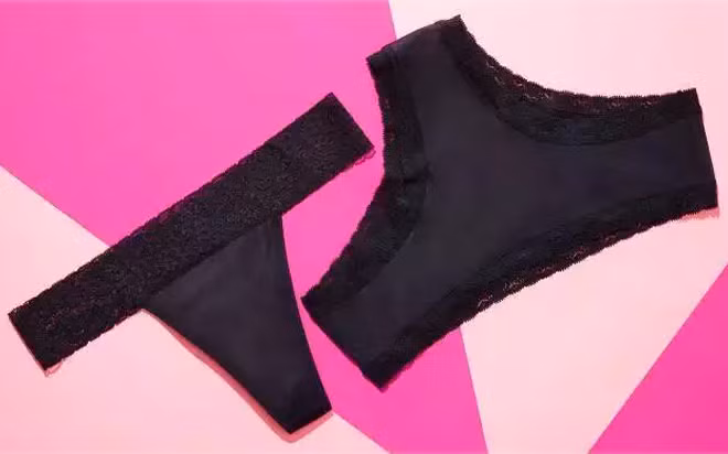 Đồ lót làm từ vải kháng khuẩn. Đây là phát minh đột phá giúp phụ nữ hạn chế những bệnh phụ khoa một cách tốt nhất. Theo những thông số về làm sạch, những chiếc quần này thậm chí có thể giúp bạn loại bỏ chi phí mua đồ vệ sinh hàng tháng. Đặc biệt, những chiếc quần này có thể giặt và tái sử dụng.