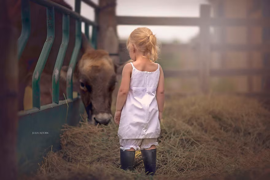 Khi thưởng thức những tác phẩm này, một lần nữa người xem như được lên cỗ máy thời gian, quay về tuổi thơ, nơi có những ký ức về những con vật cưng thân thuộc.