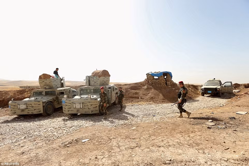 Lực lượng Peshmerga đổ quân về ngoại ô Mosul để tham gia chiến dịch này.