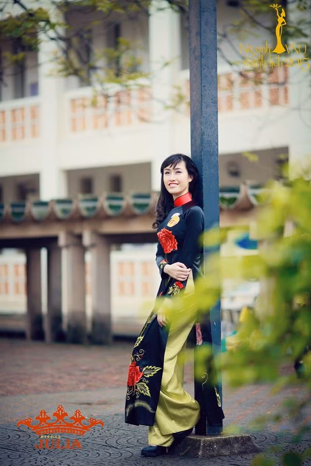 Ở trường, Xuân Thanh được khá nhiều bạn bè tín nhiệm, tin tưởng, cô bạn đảm nhận chức vụ lớp trưởng và Ủy viên BCH Liên chi Đoàn Khoa Tâm lý học, tích cực tham gia các hoạt động xã hội và trau dồi tri thức.