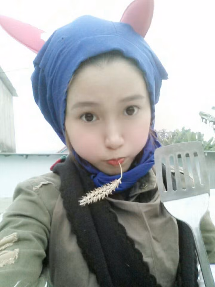 "Em thích và có làm cosplay nhưng không chuyên nghiệp. Chủ yếu là cây nhà lá vườn để vui là chính thôi", Tống Nhật Lan Anh cho biết.