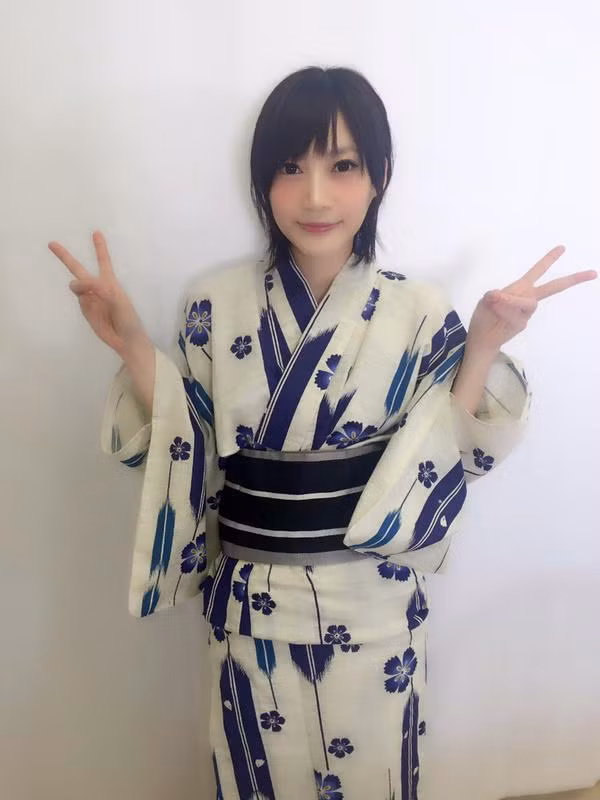  Cô gái Nhật xinh như hot girl sở hữu đôi mắt to tròn và làn da trắng trẻo. Tuy nhiên, cô lại là một gương mặt quen thuộc trong các cuộc thi ăn ở xứ mặt trời mọc và cả ở nhiều nước khác.