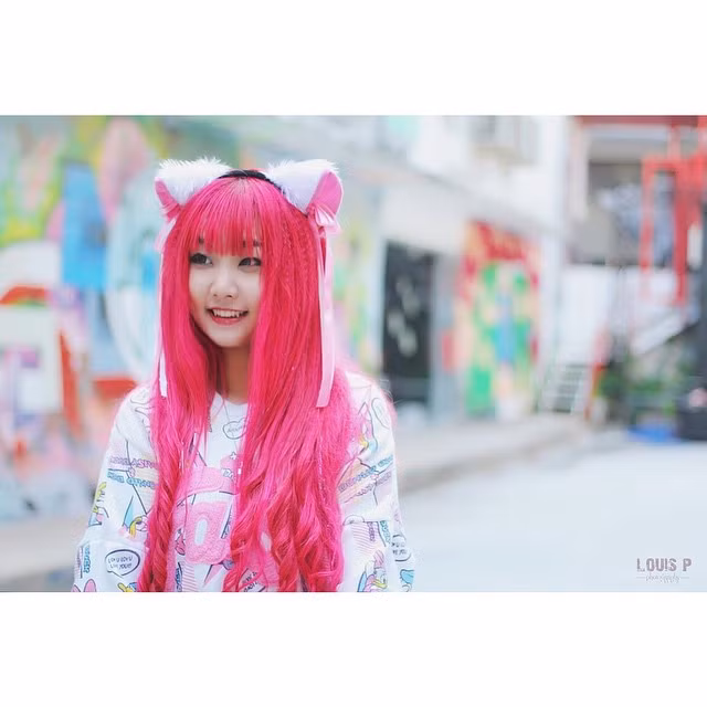 Cát Phương tốt nghiệp ngành thiết kế, đồ họa trường Đại học FPT Arena. Theo học một ngành nghề đang rất hot nhưng Cát Phương lại coi kinh doanh mới là đam mê thực sự của mình.