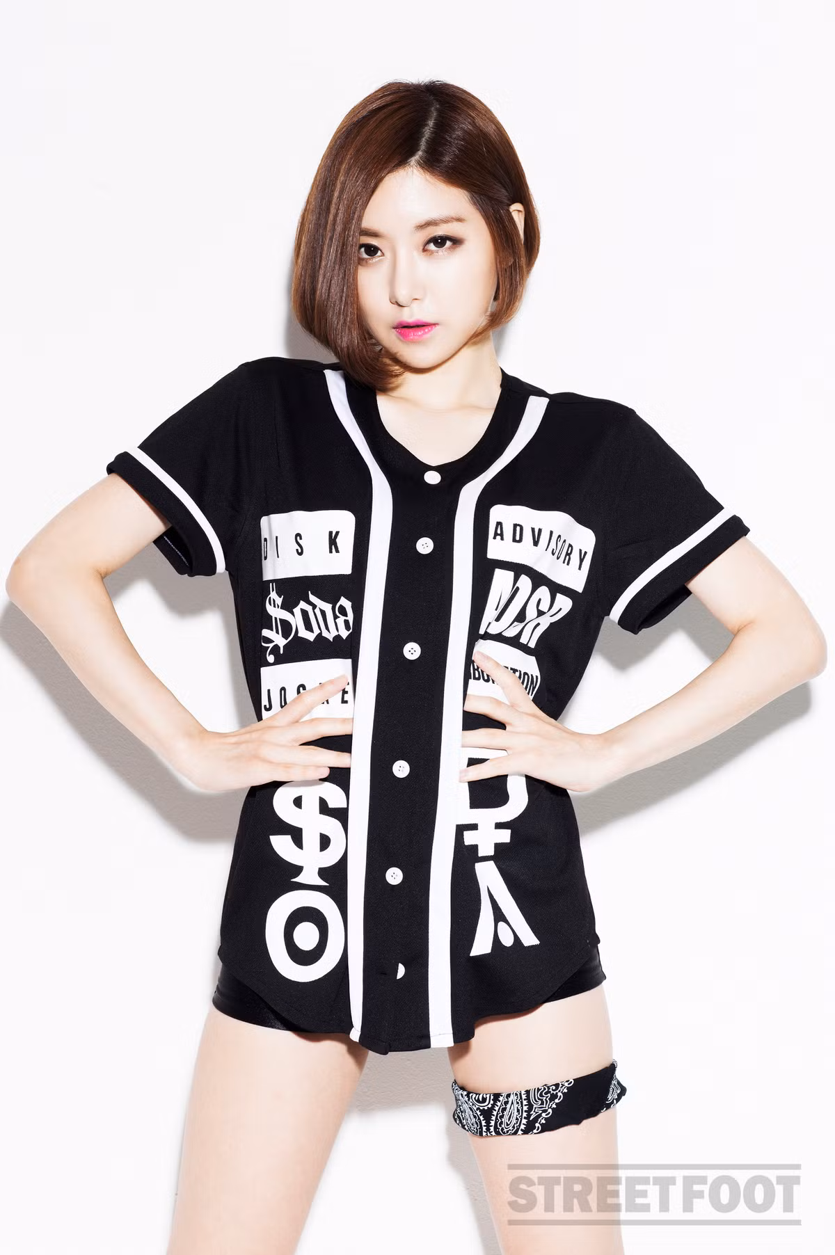 Dù đã được xác nhận là sở hữu vẻ đẹp nhân tạo nhưng với hình ảnh hiện tại, DJ Soda vẫn có sức hút cực lớn, khiến các chàng trai Hàn Quốc, Việt Nam và nhiều quốc gia châu Á khác phải phát cuồng. Trên mạng Hàn Quốc còn có những hội nhóm của những chàng trai hâm mộ và coi DJ Soda là người yêu lý tưởng, người tình trong mộng.