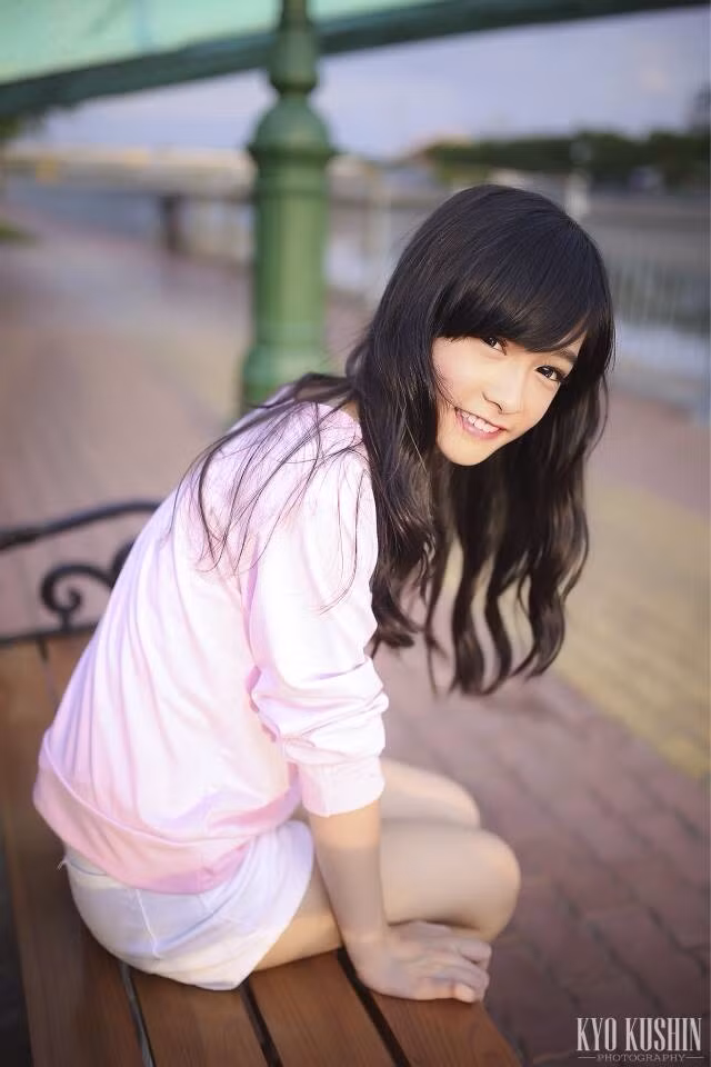 Phương Thảo đang là học sinh trường Quốc tế Á châu, TP HCM. Sau một bộ ảnh khoe vẻ xinh xắn mới đây, Phương Thảo có thêm nhiều người theo dõi, quan tâm và mong muốn được kết bạn với cô trên mạng xã hội.