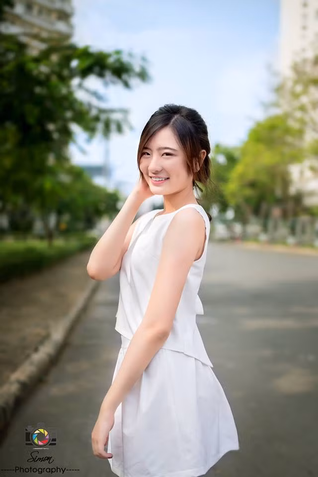 Từng có lúc khóc một mình vì buồn bã, bỡ ngỡ... nhưng việc quyết tâm, tích cực xã giao, làm quen và tham gia các hội nhóm sinh viên Việt Nam tại New York đã giúp Mỹ Hạnh nhanh chóng thích nghi và vui vẻ trở lại.