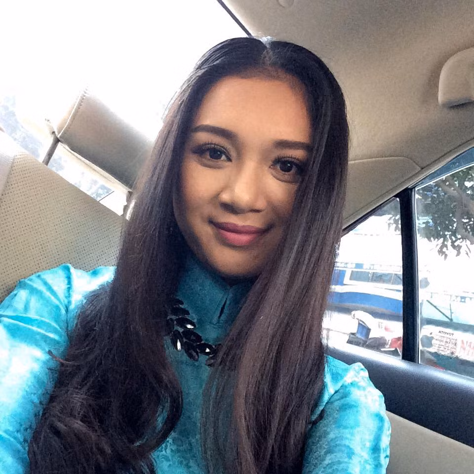 Bức ảnh khoe vẻ xinh đẹp, nữ tính của Hoa hậu Tài năng 2010.