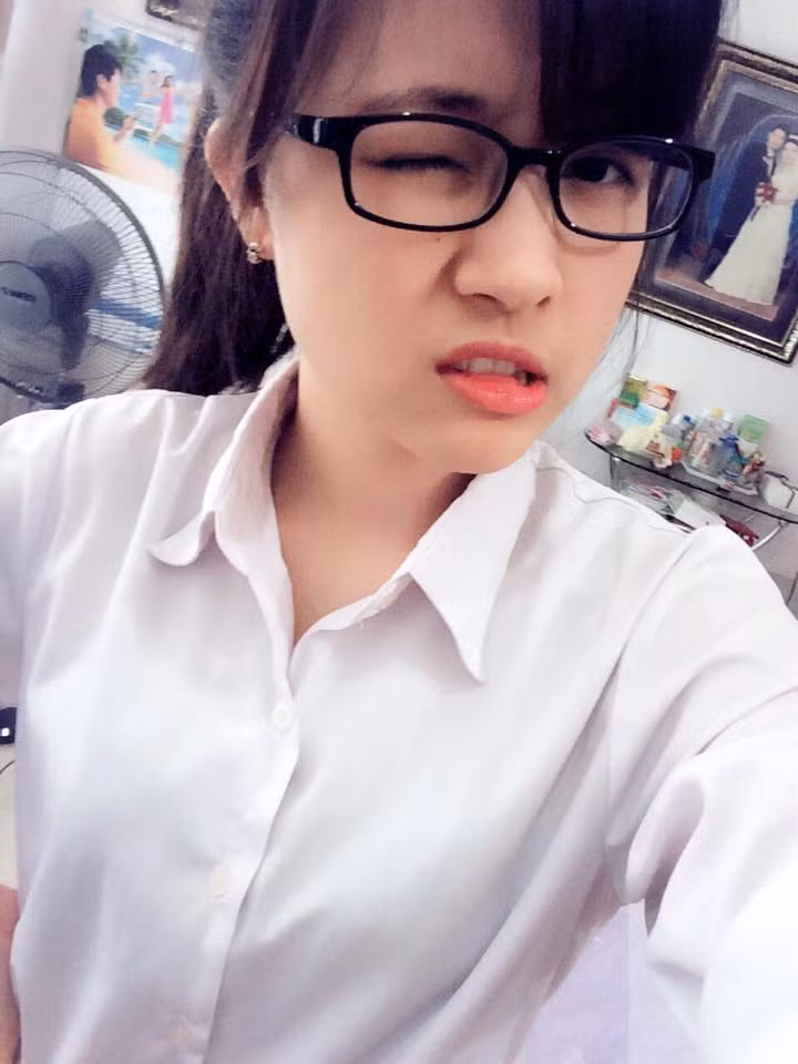 Thanh Hà chia sẻ: "Em hi vọng sau khi ra trường có thể trở thành người truyền lửa, niềm đam mê và thay đổi được cách nhìn của các em học sinh về môn Lịch sử". "Với nhiều bạn Lịch sử là môn học khó, nhàm chán và không 'oai' như các môn học tự nhiên, nhưng với em, học lịch sử khiến bản thân thấy yêu dân tộc, quê hương đất nước hơn rất nhiều".