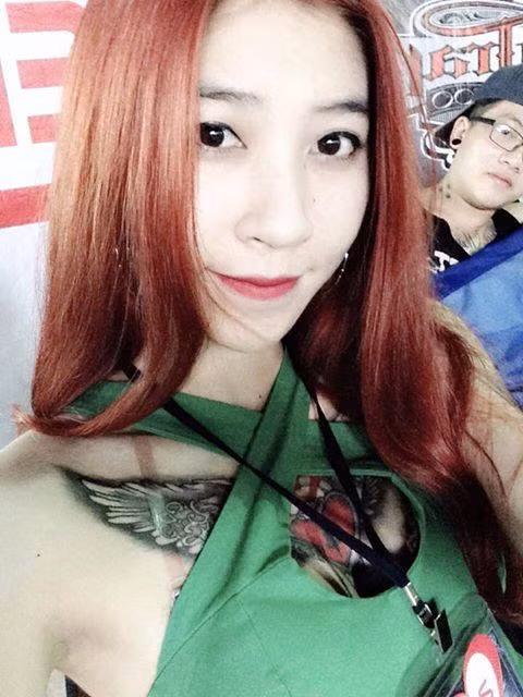 Công chúa xăm mình từng tham gia một số cuộc thi, buổi offline của giới xăm mình tại TP HCM. Vóc dáng đẹp, khuôn mặt quyến rũ và những hình xăm ấn tượng luôn giúp Kim Ty trở thành tâm điểm thu hút sự chú ý của mọi người.