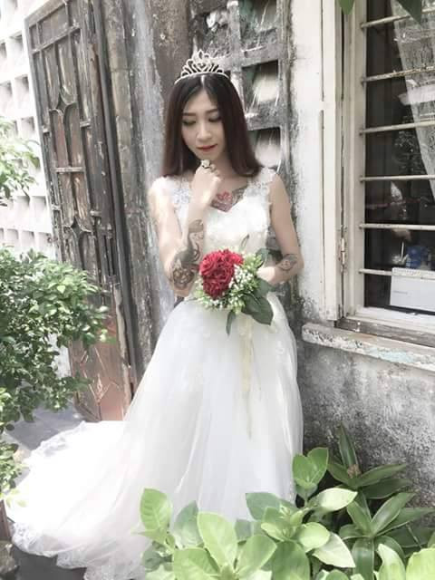 Yêu những hình xăm của mình, Kim Ty luôn mong muốn được khoe chúng mỗi khi ra đường, được cho người khác xem và kể về ý nghĩa của mỗi hình xăm. Cô nàng còn muốn những hình xăm mang dấu ấn của riêng mình, để mọi người nhìn hình xăm là nghĩ tới người sở hữu.