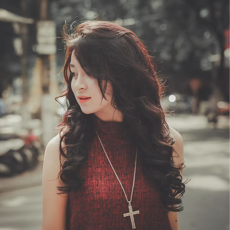 Ngọc Anh cho biết việc tập luyện, giảm cân là rất cần thiết với riêng bản thân. Cô nàng 9X chia sẻ đã từng bỏ phí nhiều cơ hội, bị trượt nhiều vai diễn, hợp đồng làm người mẫu teen chỉ vì thân hình quá mũm mĩm. .