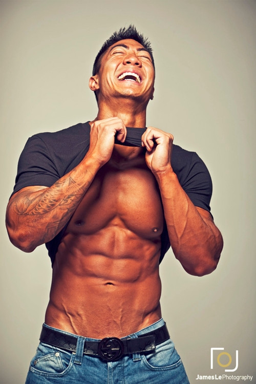 Xuất hiện lần đầu trên các diễn đàn về thể hình của Thái Lan, hai chàng Việt kiều ngay lập tức "đốn tim" hàng loạt dân mạng, đặc biệt là các cô gái trẻ và trở thành hình mẫu lý tưởng, mục tiêu phấn đấu của nhiều chàng trai đang tập thể hình.