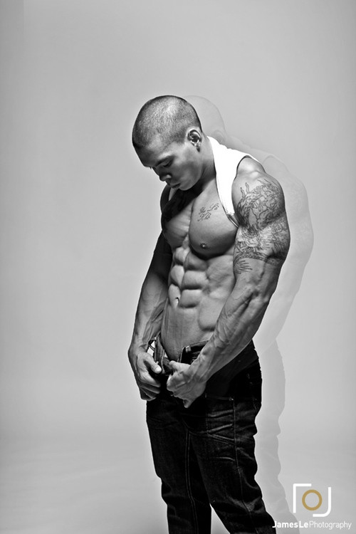 Được biết Mr. Pham là một huấn luyện viên thể hình chuyên nghiệp. Với những người trong giới thể hình ở Việt Nam, Mr. Pham không còn là cái tên quá xa lạ.