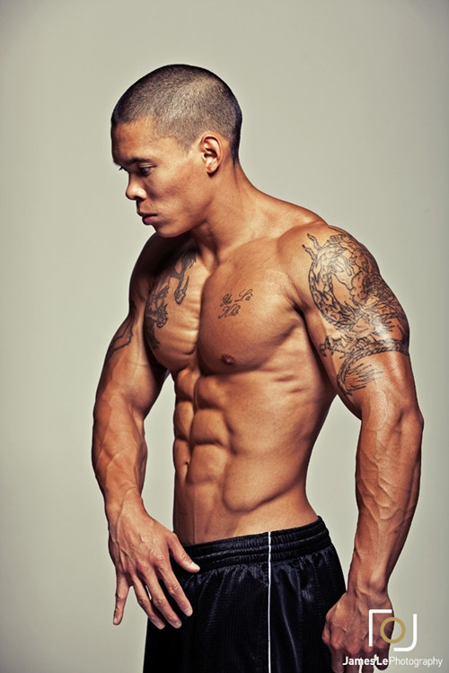 Ngoài ra Pham Woobrigde còn là gương mặt thường xuyên xuất hiện, được nhiều người chú ý với khi từng xuất hiện trên các tạp chí về xăm nghệ thuật.