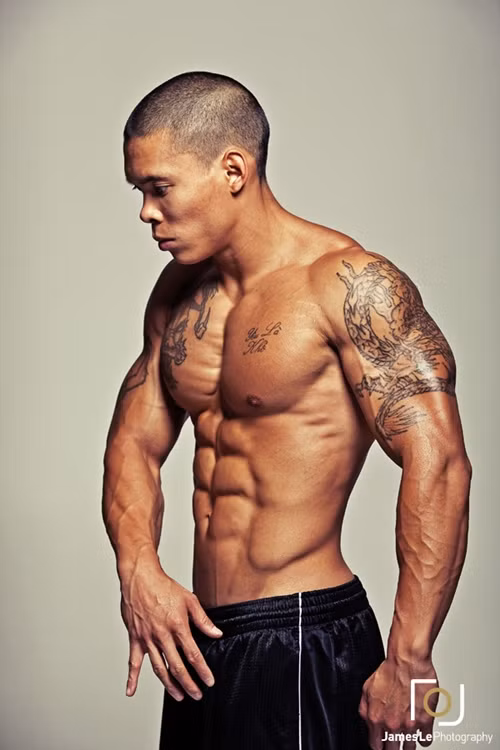 Ngoài ra Pham Woobrigde còn là gương mặt thường xuyên xuất hiện, được nhiều người chú ý với khi từng xuất hiện trên các tạp chí về xăm nghệ thuật.