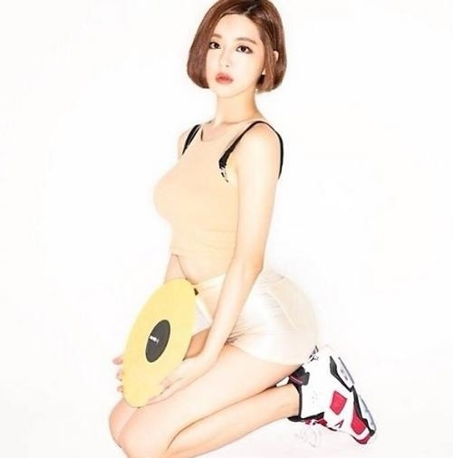 Chỉ ở lại Việt Nam một ngày, phải trở về Hàn Quốc ngay sau buổi biểu diễn, DJ Soda cũng bày tỏ chút nuối tiếc của mình khi chưa thể làm những việc cô mong muốn tại Việt Nam.