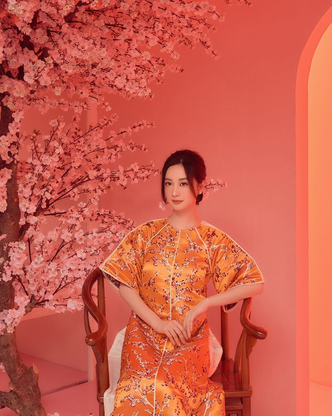 Jun Vũ tên thật là Vũ Phương Anh, định cư ở Thái Lan từ năm 15 tuổi.