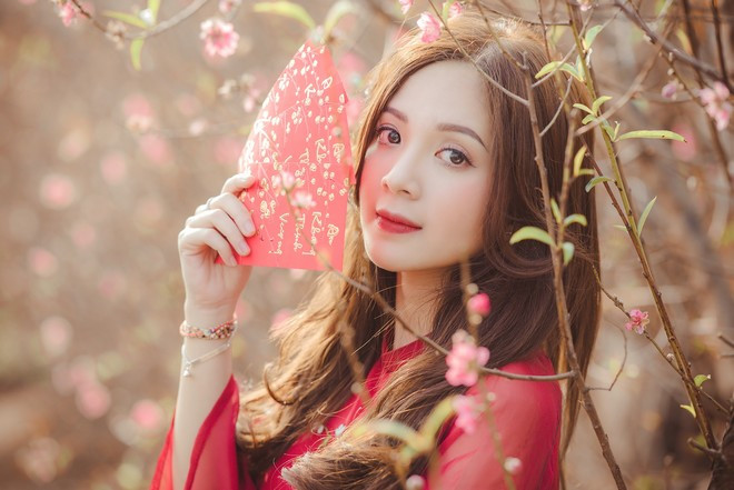 Tuy còn khá trẻ nhưng Ngọc Huyền đã có thu nhập thuộc dạng cao hơn so với bạn bè đồng trang lứa. Mỗi tháng, 9X kiếm được số tiền 20-30 triệu đồng.